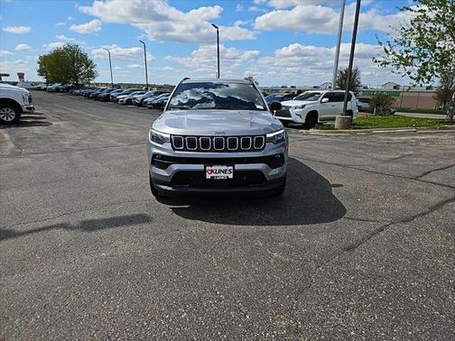 2023 Jeep Compass Latitude Lux