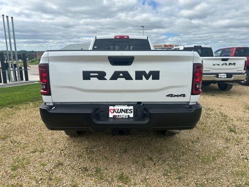 2025 RAM 2500 Tradesman Crew Cab 4x4 8' Box