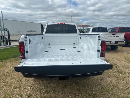 2025 RAM 2500 Tradesman Crew Cab 4x4 8' Box