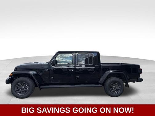 Black Clear-Coat Exterior Paint 2026 Jeep Gladiator Sport S