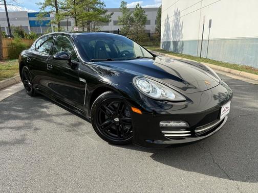 2013 Porsche Panamera 4 Platinum Edition