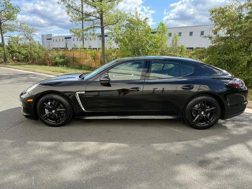 2013 Porsche Panamera 4 Platinum Edition