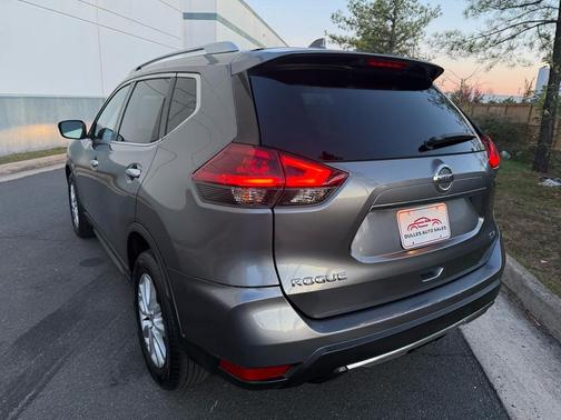 2018 Nissan Rogue SV