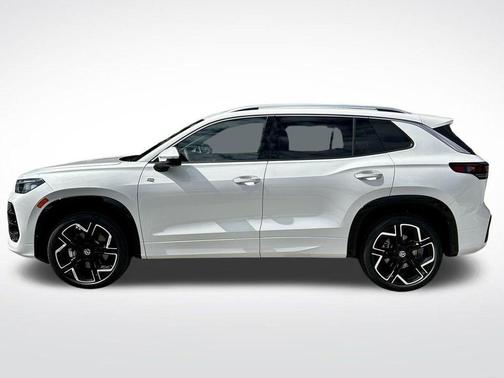 2026 Volkswagen Tiguan 2.0T SEL R-Line