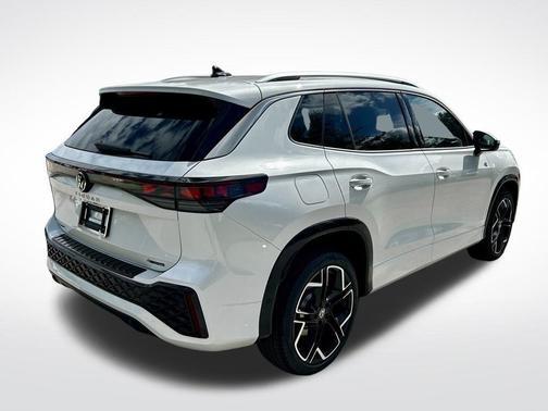 2026 Volkswagen Tiguan 2.0T SEL R-Line