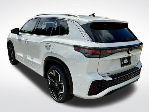 2026 Volkswagen Tiguan 2.0T SEL R-Line