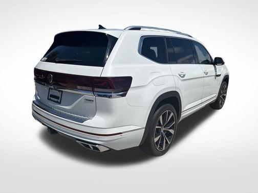 Opal White Pearl Effect 2024 Volkswagen Atlas 2.0T SEL Premium R-Line