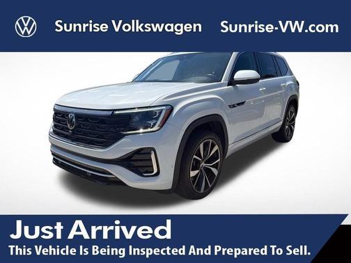 Opal White Pearl Effect 2024 Volkswagen Atlas 2.0T SEL Premium R-Line