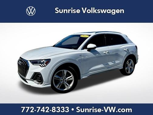 2022 Audi Q3 45 S line Premium