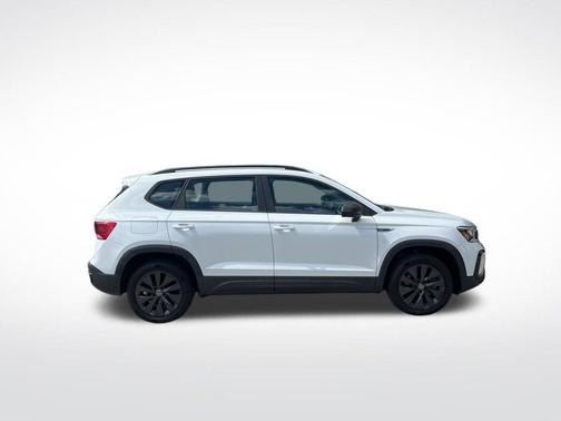 Pure White 2022 Volkswagen Taos 1.5T S