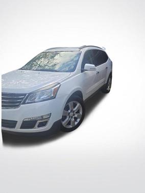 Summit White 2017 Chevrolet Traverse 1LT