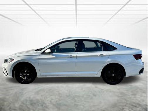 Opal White Pearl 2026 Volkswagen Jetta 1.5T SE