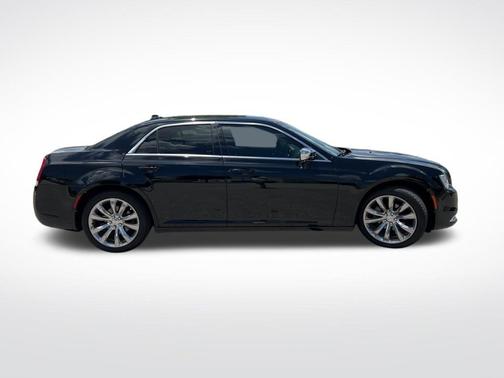 2020 Chrysler 300 Touring