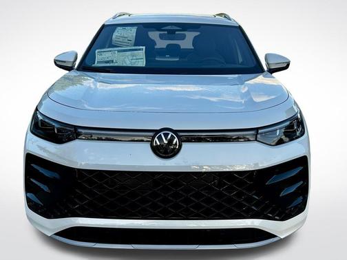 2026 Volkswagen Tiguan 2.0T SEL R-Line