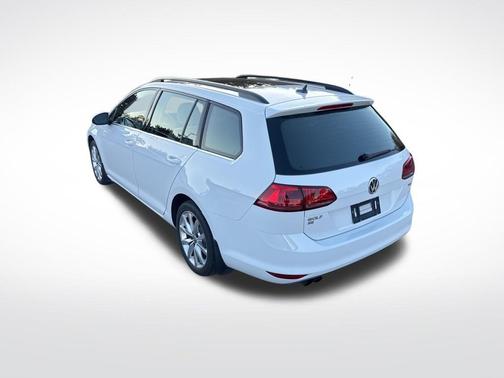 2016 Volkswagen Golf SportWagen TSI SE 4-Door