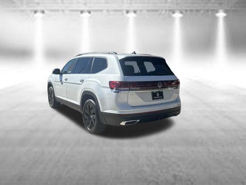 Opal White Pearl 2026 Volkswagen Atlas 2.0T SE W/TECHNOLOGY