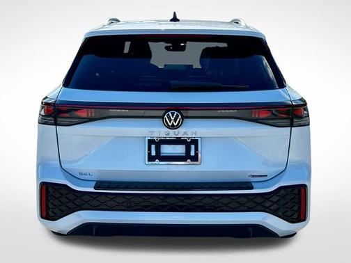 2025 Volkswagen Tiguan 2.0T SEL R-Line