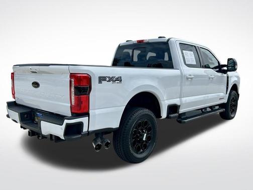 Oxford White 2025 Ford F-350 Lariat Super Duty