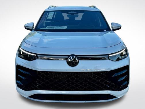 2026 Volkswagen Tiguan 2.0T SEL R-Line