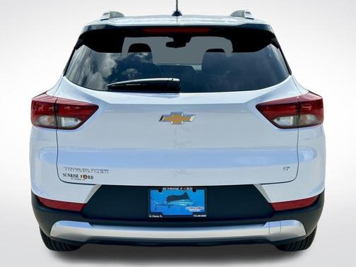 Summit White 2026 Chevrolet Trailblazer LT
