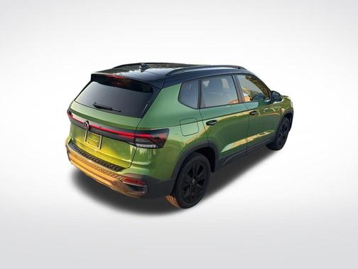 2025 Volkswagen Taos 1.5T SE Black