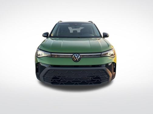 2025 Volkswagen Taos 1.5T SE Black