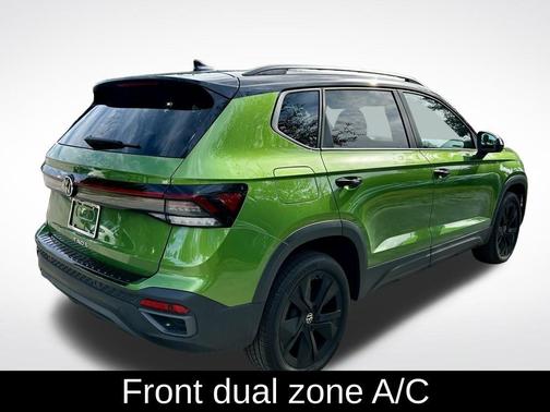 2025 Volkswagen Taos 1.5T SE Black