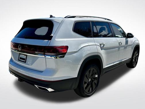 Opal White Pearl 2026 Volkswagen Atlas 2.0T SE W/TECHNOLOGY