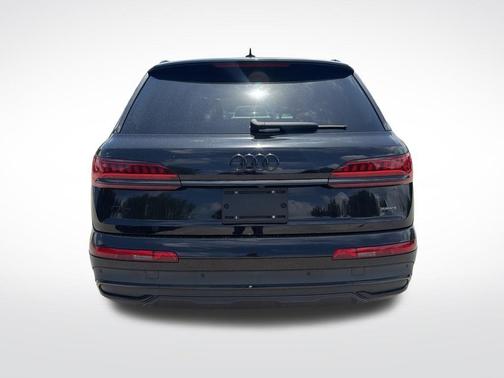 Mythos Black Metallic 2023 Audi Q7 45 Premium Plus