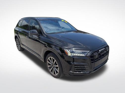 Mythos Black Metallic 2023 Audi Q7 45 Premium Plus