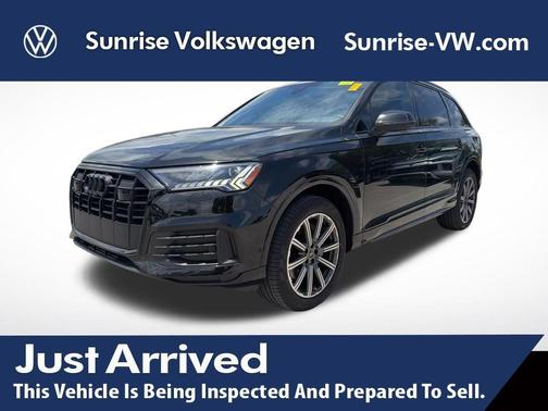 Mythos Black Metallic 2023 Audi Q7 45 Premium Plus