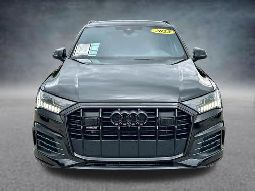 Mythos Black Metallic 2023 Audi Q7 45 Premium Plus