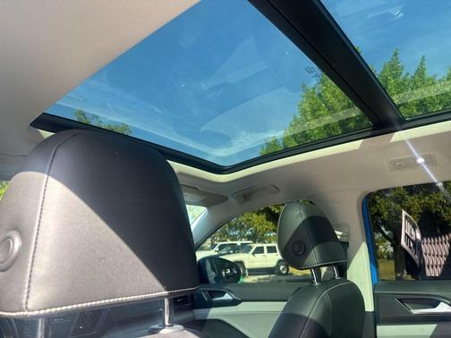 2022 Volkswagen Taos 1.5T SEL