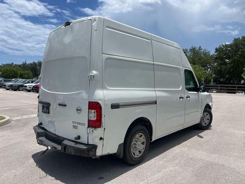 2017 Nissan NV Cargo NV2500 HD SV V6/SV V8