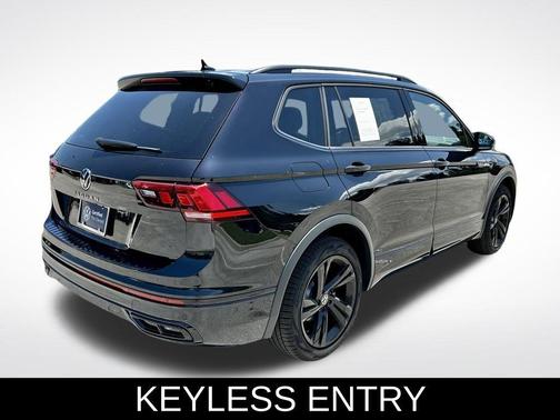 2024 Volkswagen Tiguan 2.0T SE R-Line Black