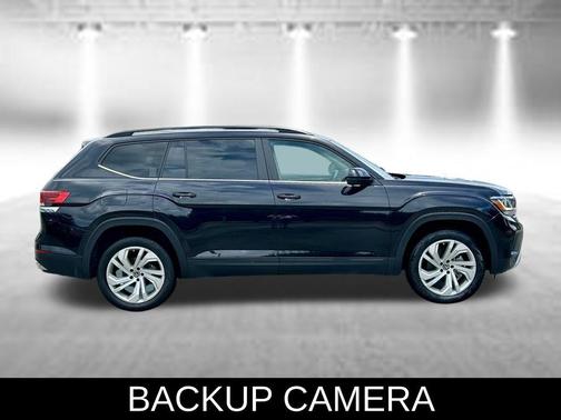 Deep Black Pearl Effect 2023 Volkswagen Atlas 3.6L SE w/Technology