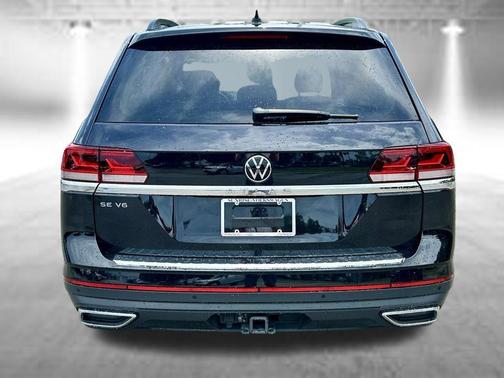 Deep Black Pearl Effect 2023 Volkswagen Atlas 3.6L SE w/Technology