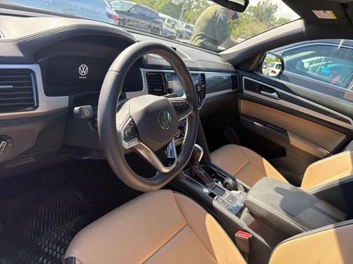 2023 Volkswagen Atlas Cross Sport 3.6L V6 SE w/Technology