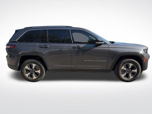 Metallic 2023 Jeep Grand Cherokee 4xe Base