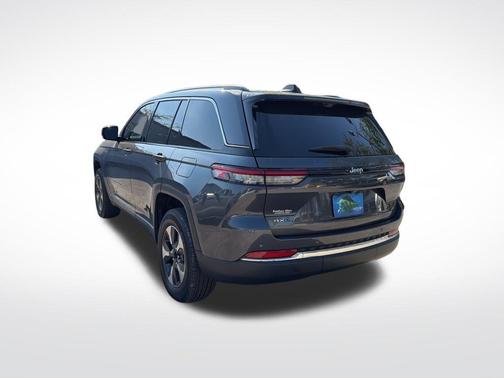 Metallic 2023 Jeep Grand Cherokee 4xe Base