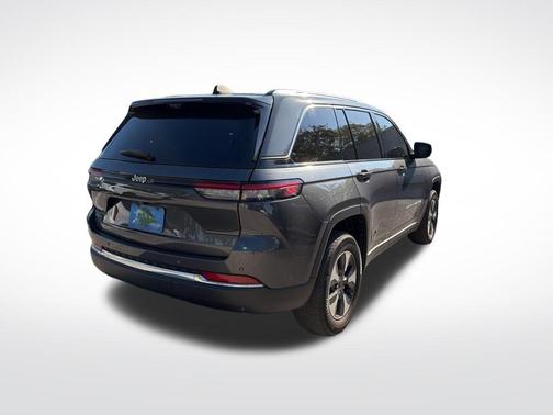 Metallic 2023 Jeep Grand Cherokee 4xe Base