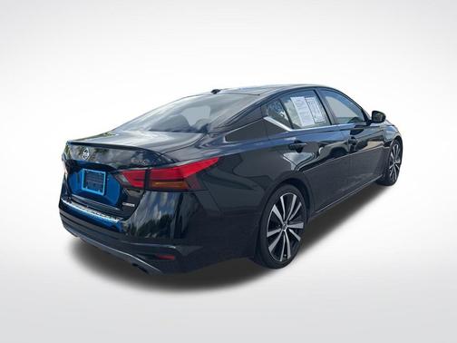 2022 Nissan Altima 2.0 SR