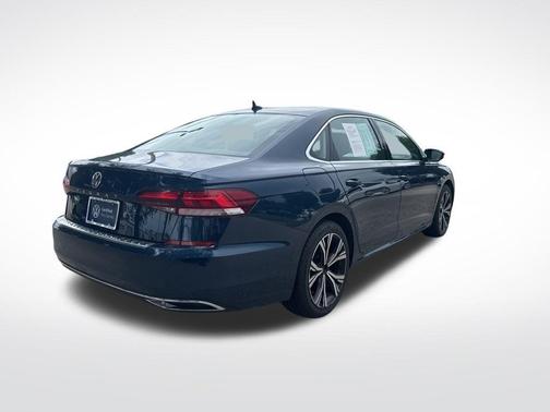 2022 Volkswagen Passat 2.0T SE