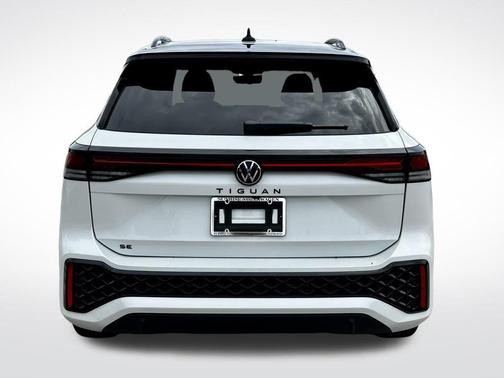 2025 Volkswagen Tiguan 2.0T SE R-Line Black
