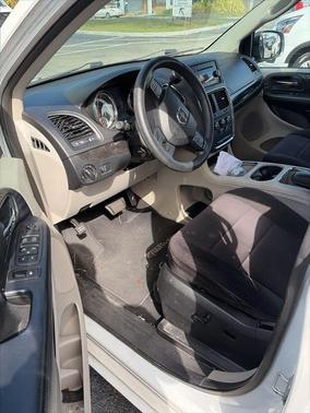 Bright White Clearcoat 2014 Dodge Grand Caravan SXT