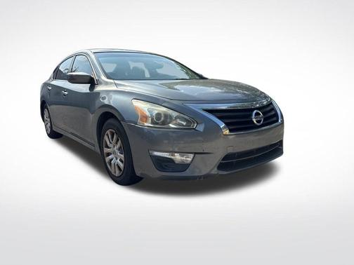 Gun Metallic 2015 Nissan Altima 2.5 S