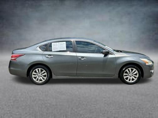 Gun Metallic 2015 Nissan Altima 2.5 S