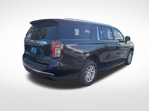2023 Chevrolet Suburban LT