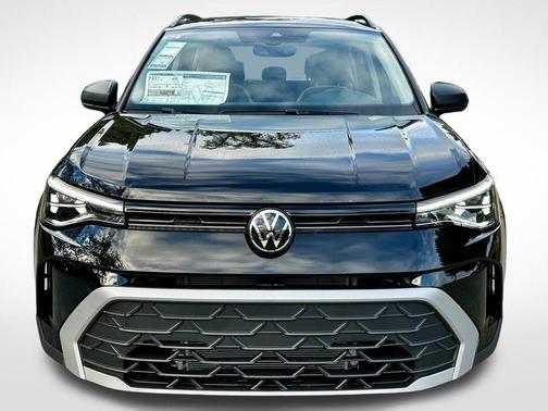 Deep Black Pearl Effect 2026 Volkswagen Taos 1.5T S
