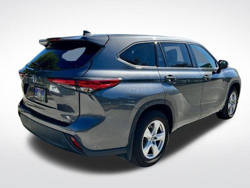 2022 Toyota Highlander 